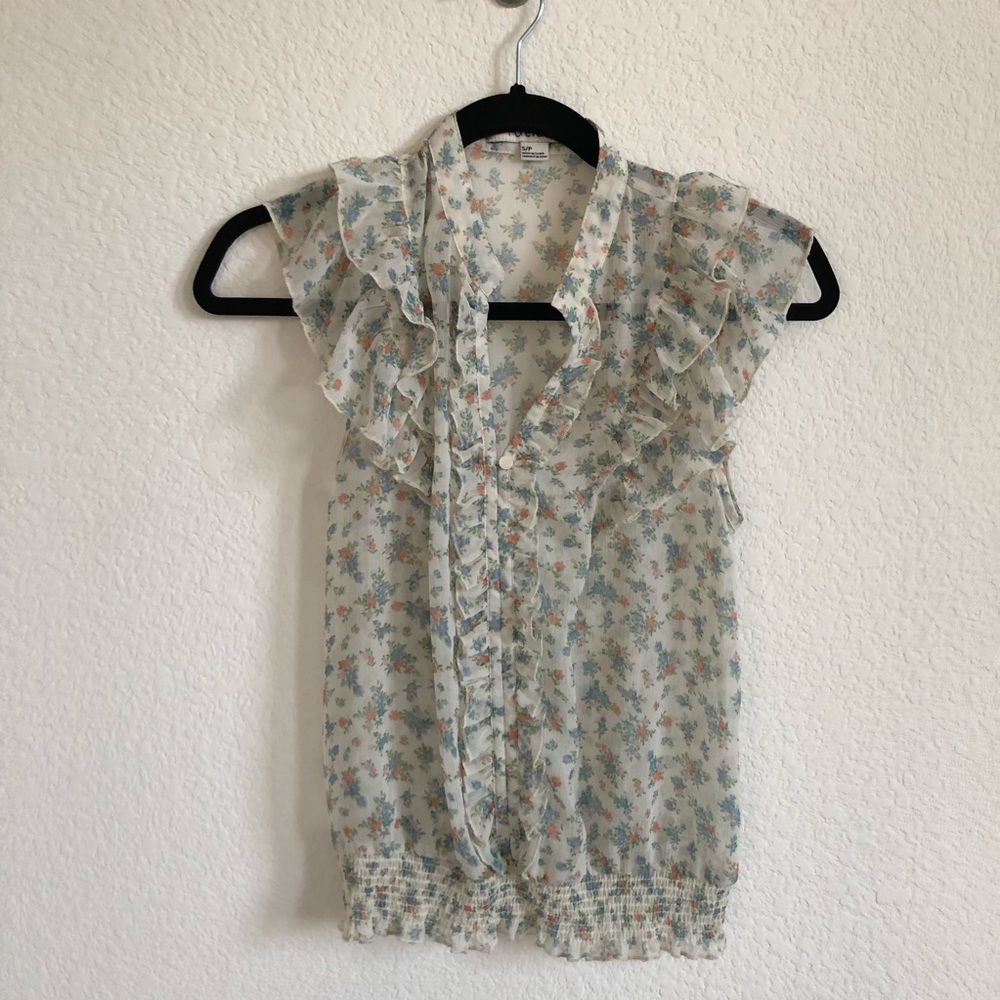 Forever 21 floral ruffles sleeveless top